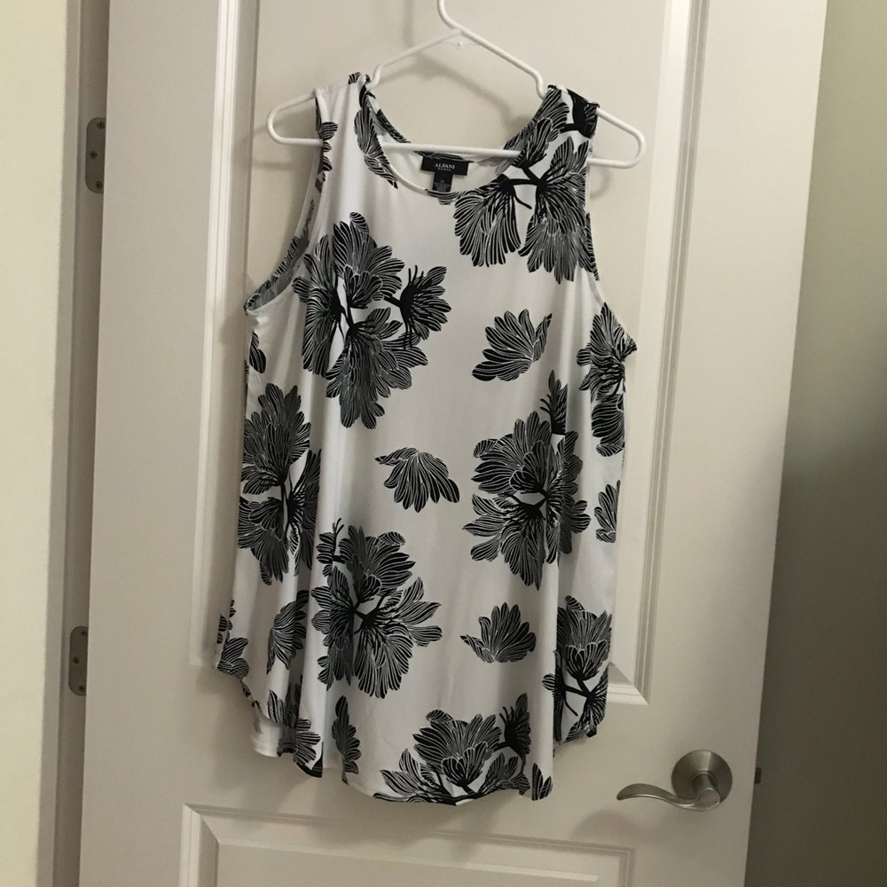 Alfani woman XL flowing tunic length